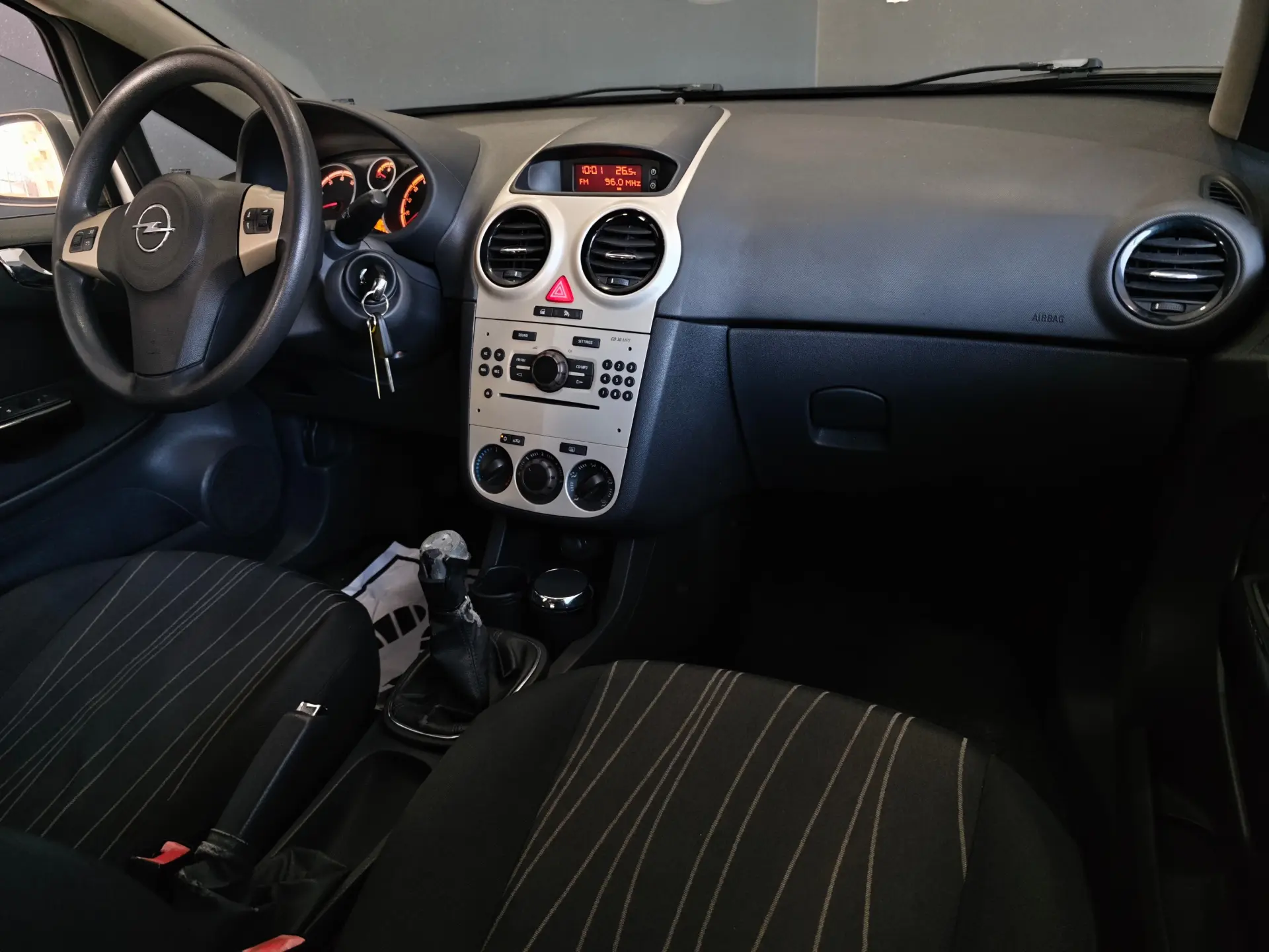 Opel Corsa 1.2 Enjoy 33