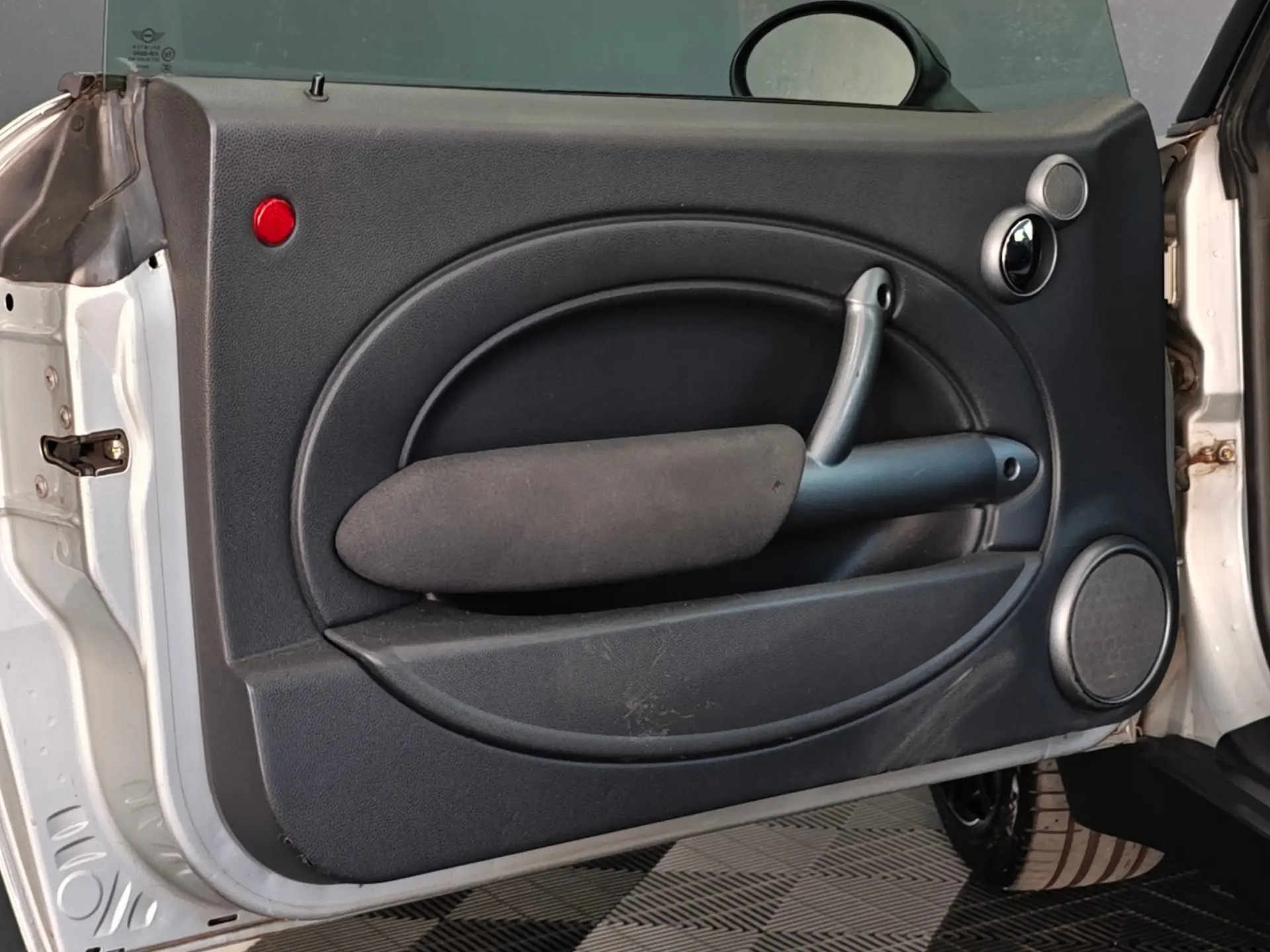 MINI 3 Portas ONE 22