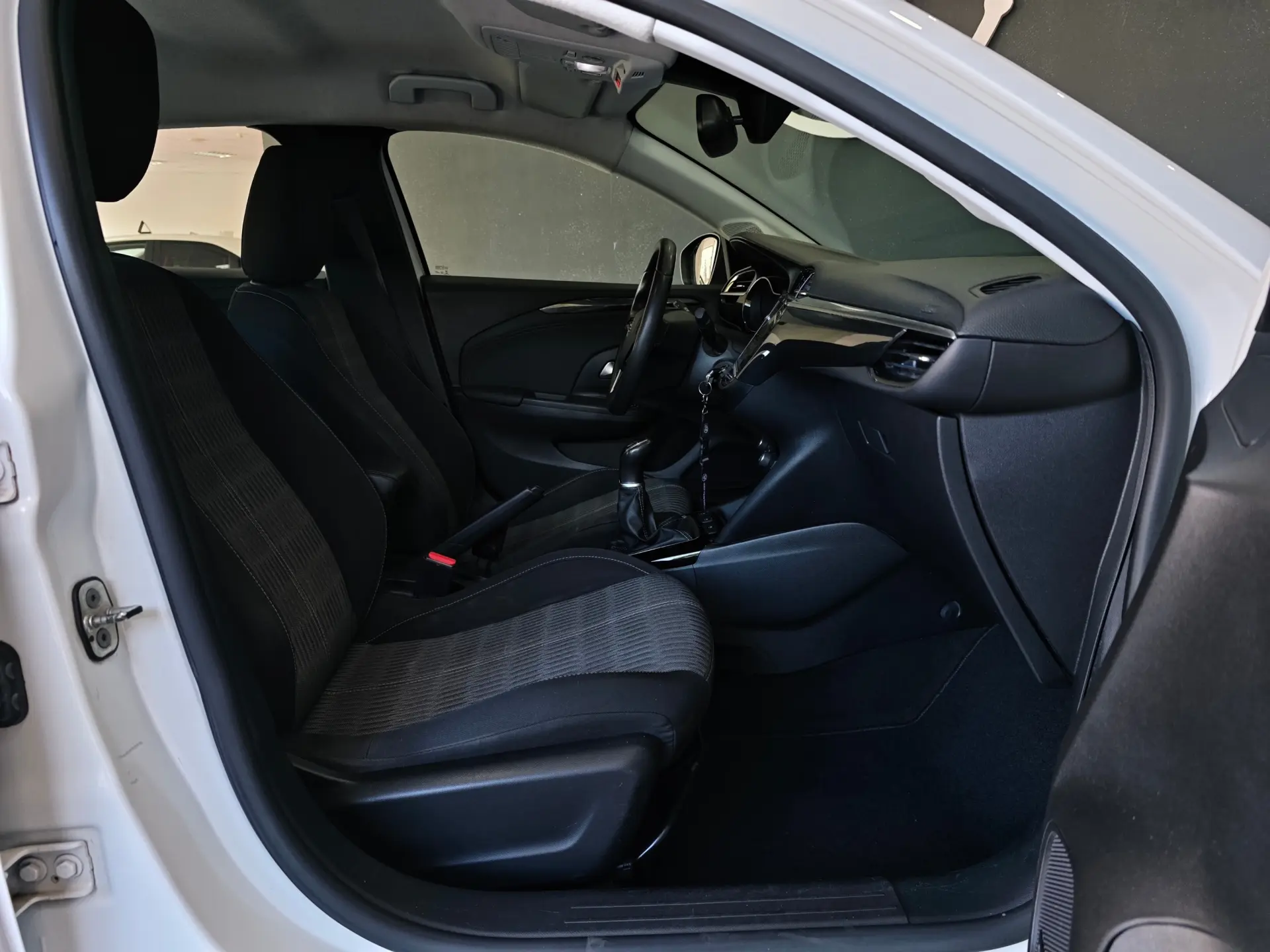 Opel Corsa 1.2 Elegance 54