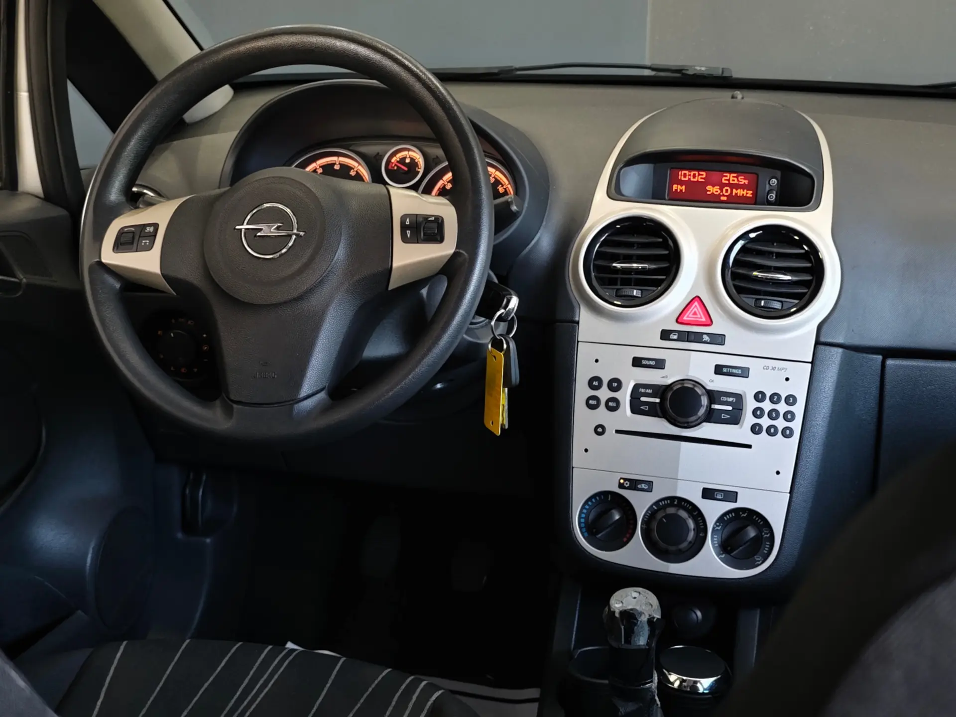 Opel Corsa 1.2 Enjoy 37