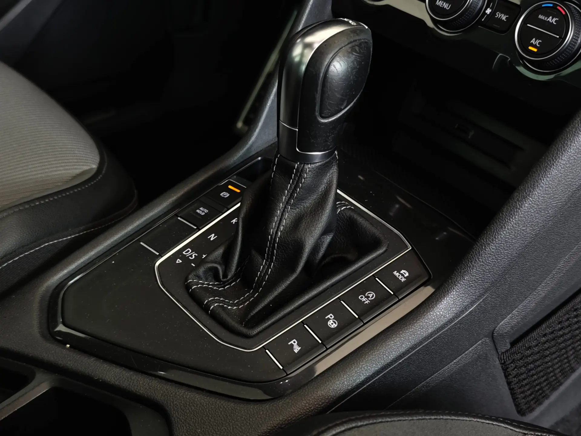 Volkswagen Tiguan 1.5 TSI R-Line DSG 54