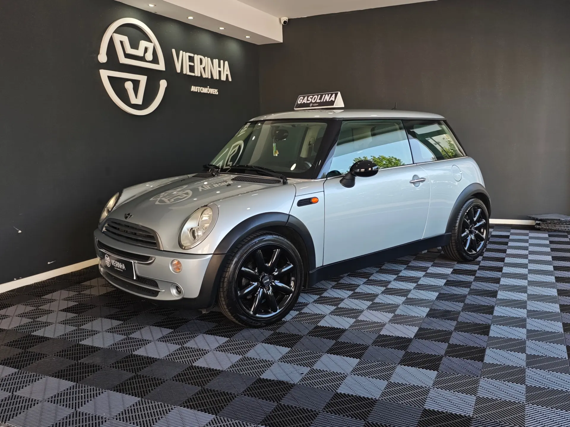 MINI 3 Portas ONE 12