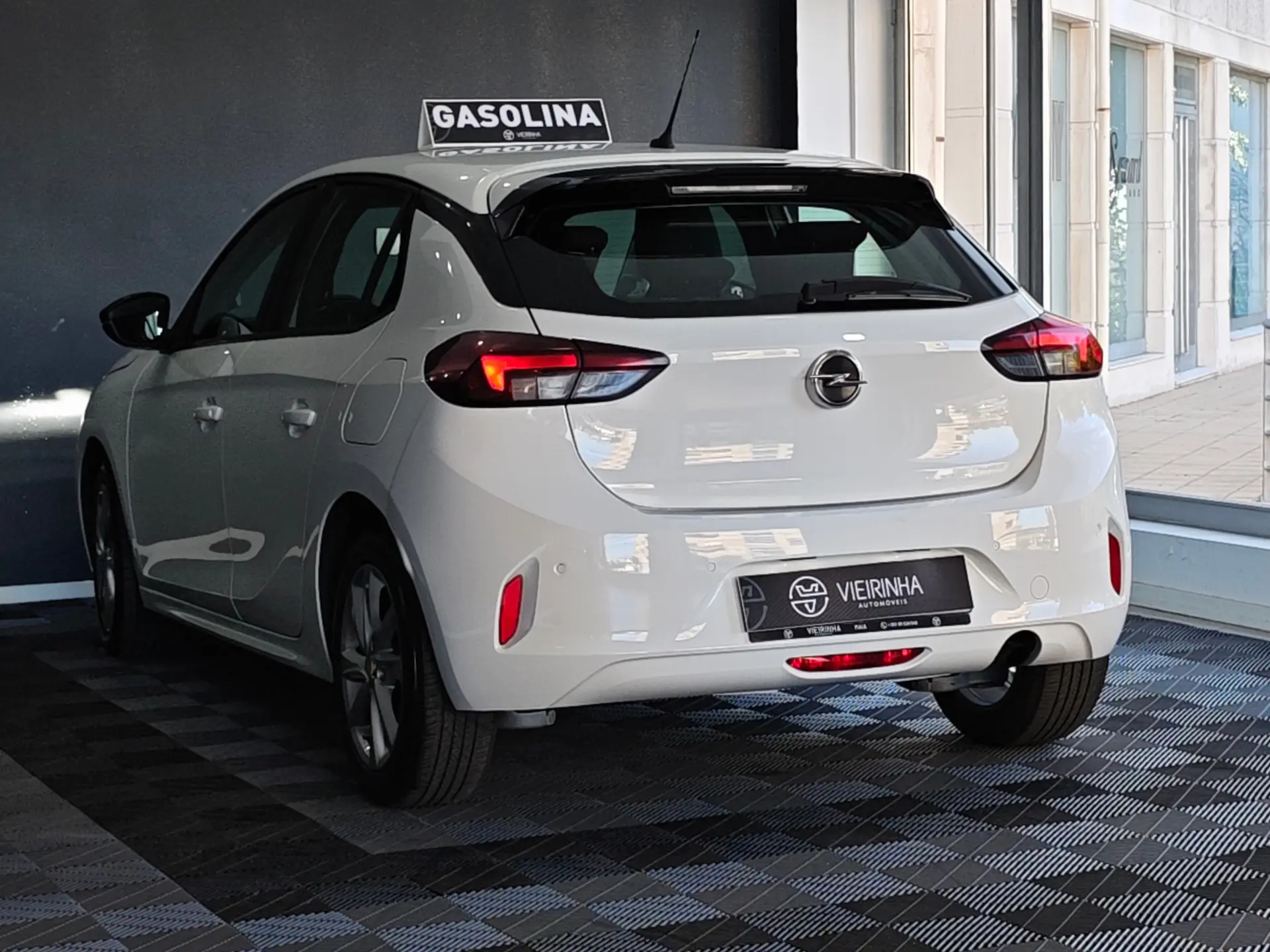 Opel Corsa 1.2 Elegance 23