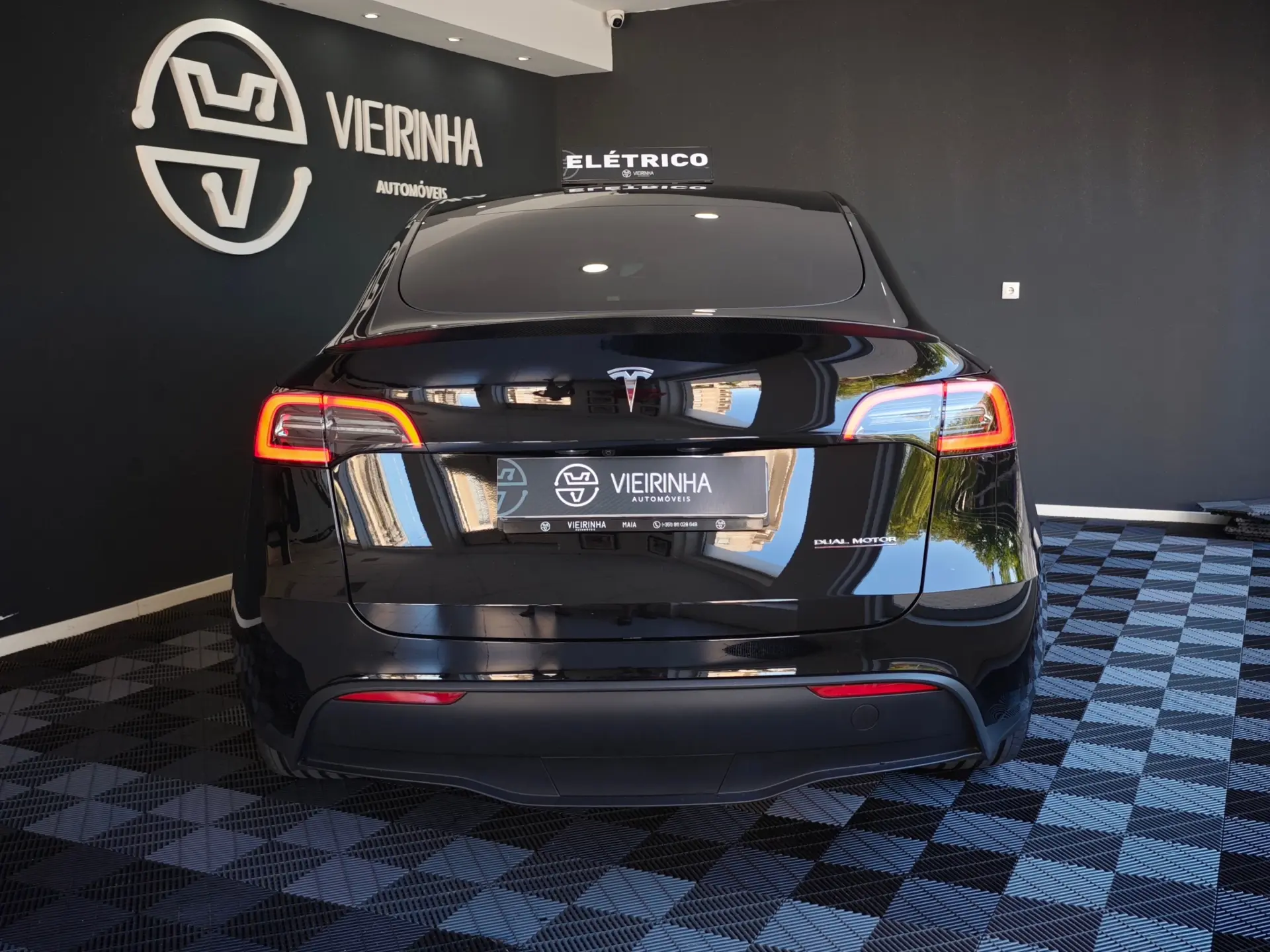 Tesla Model Y Performance Dual Motor AWD 20