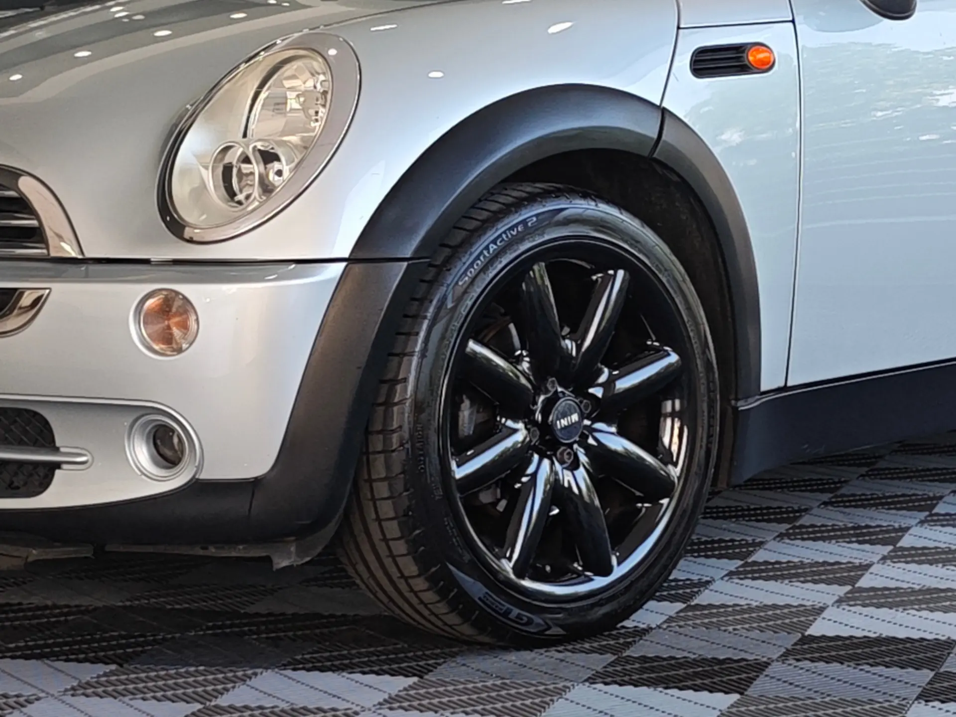 MINI 3 Portas ONE 9