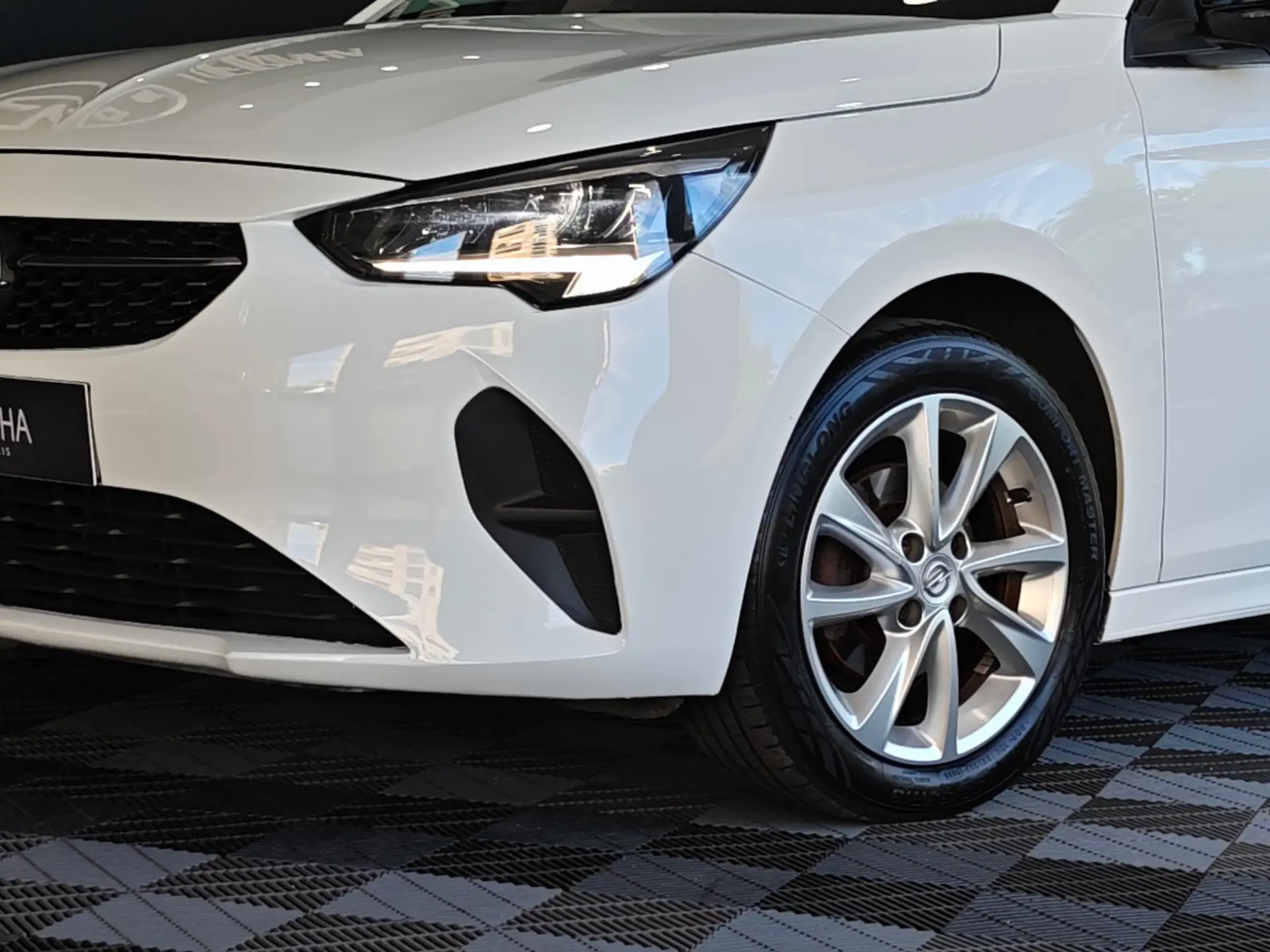 Opel Corsa 1.2 Elegance 11