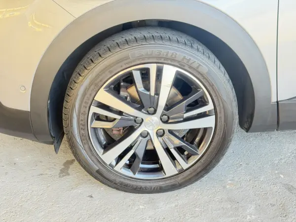 Peugeot 5008 1.5 BlueHDi Allure EAT8 7