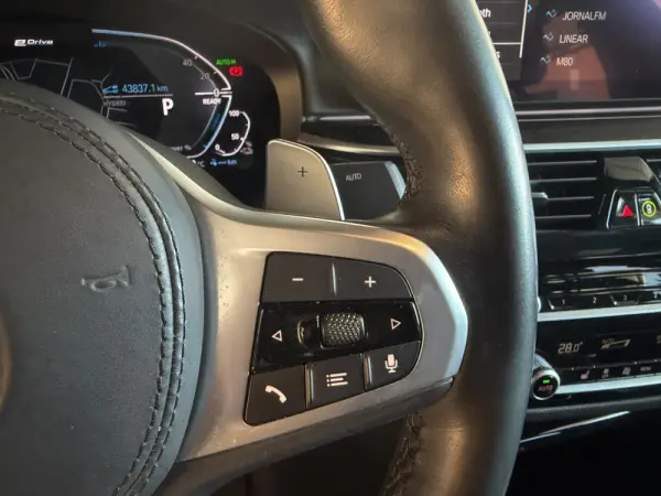 BMW 530 e Pack Desportivo M 23