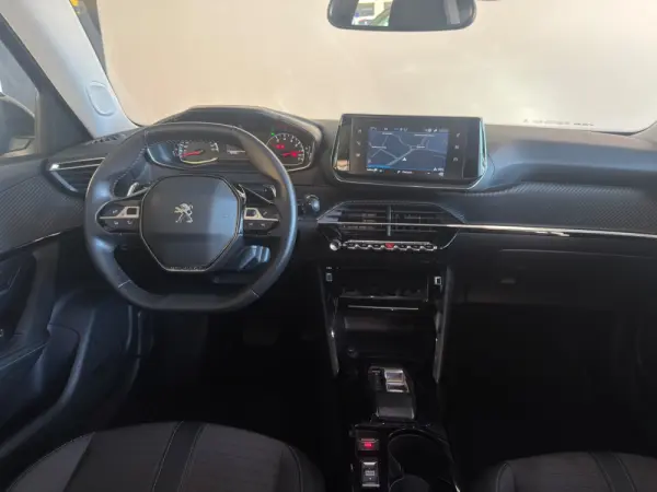 Peugeot 2008 PureTech 130 EAT8 Allure Pack 24