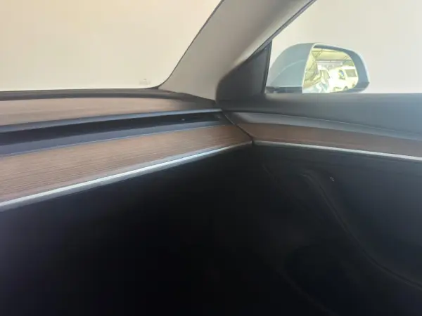 Tesla Model 3 Standard Range Plus RWD 18
