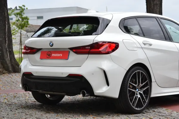 BMW 120 d Pack Desportivo M 12