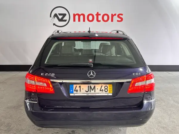 Mercedes-Benz E 220 CDi Avantgarde 5