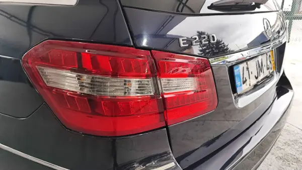 Mercedes-Benz E 220 CDi Avantgarde 11