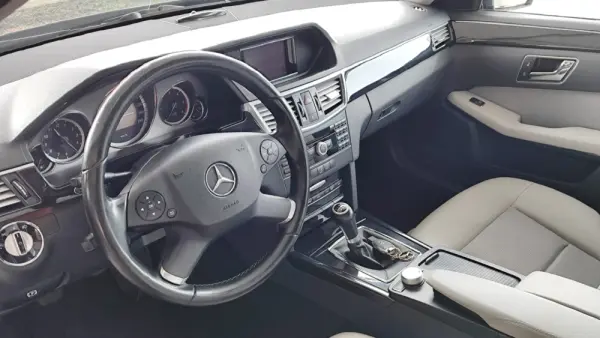 Mercedes-Benz E 220 CDi Avantgarde 24