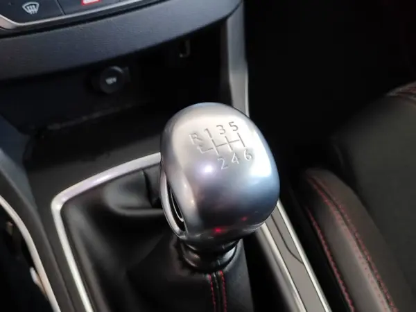 Peugeot 308 1.2 PureTech GT Line 8