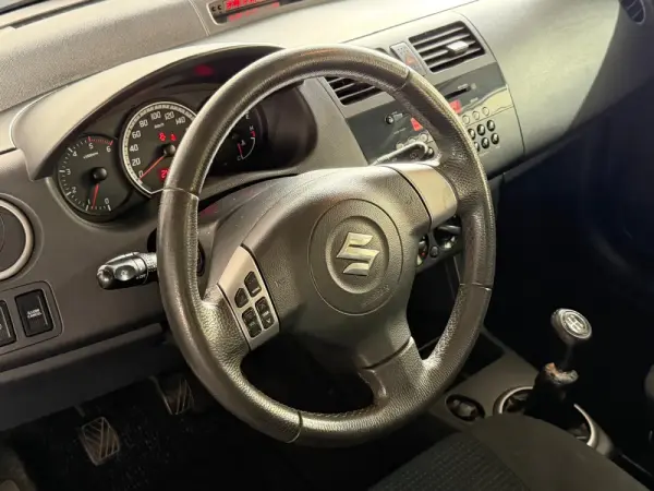 Suzuki Swift 1.3 DDiS GLX 9
