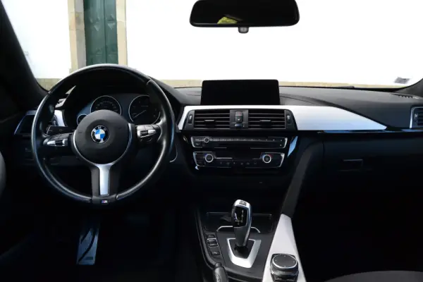 BMW 418 Gran Coupé d Pack M Auto 12