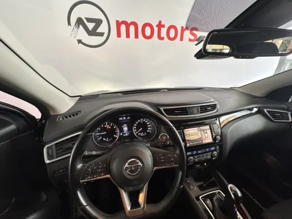 Nissan Qashqai 1.3 DIG-T N-Connecta J18 DCT 10