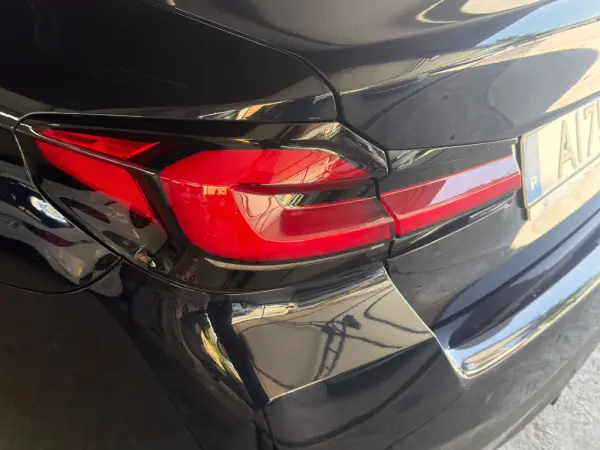 BMW 530 e Pack Desportivo M 11