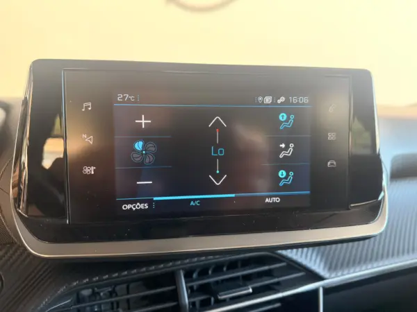 Peugeot 2008 PureTech 130 EAT8 Allure Pack 14
