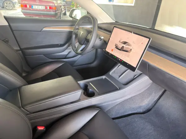 Tesla Model 3 Standard Range Plus RWD 17