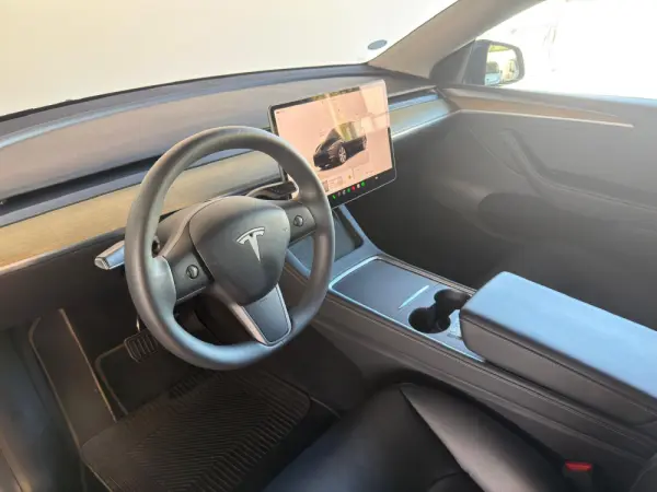 Tesla Model Y RWD 27