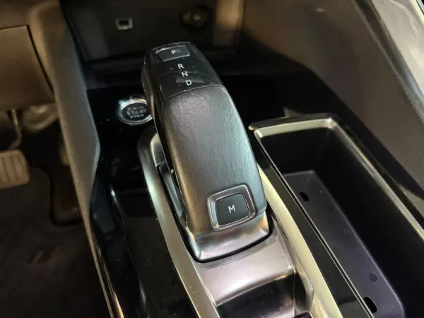 Peugeot 5008 1.5 BlueHDi Allure EAT8 11