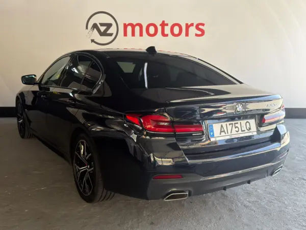BMW 530 e Pack Desportivo M 9