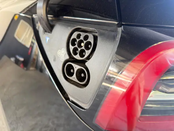 Tesla Model Y RWD 15