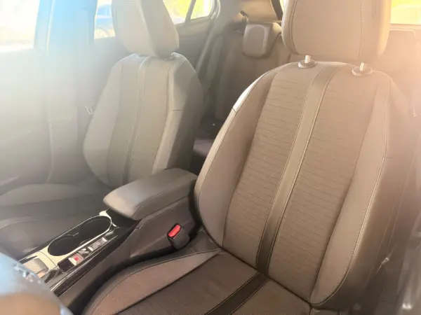 Peugeot 2008 PureTech 130 EAT8 Allure Pack 27