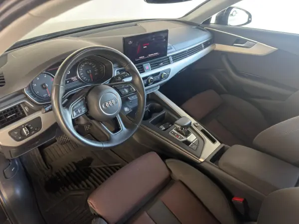 Audi A4 Avant 40 TDI S tronic S line 10