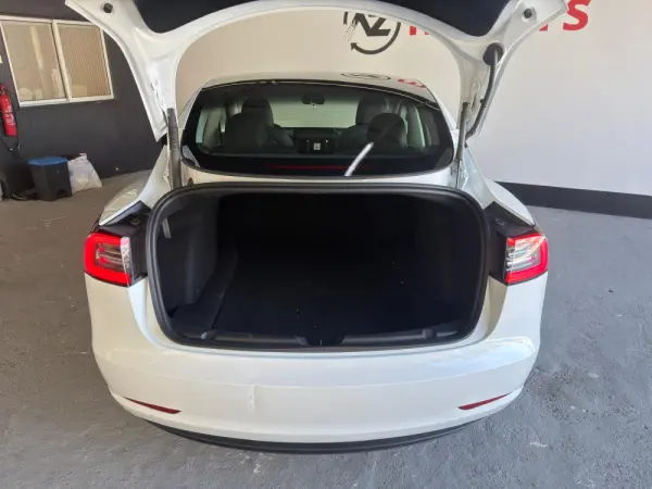 Tesla Model 3 Standard Range Plus RWD 21