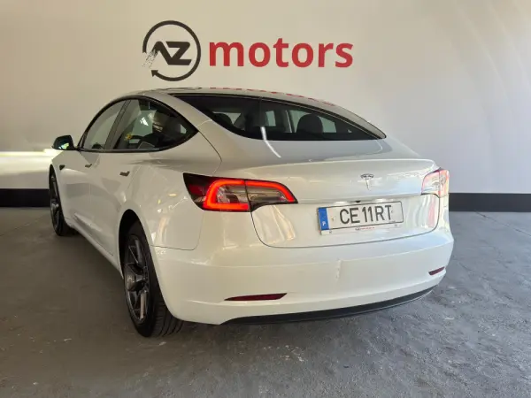 Tesla Model 3 Standard Range Plus RWD 3