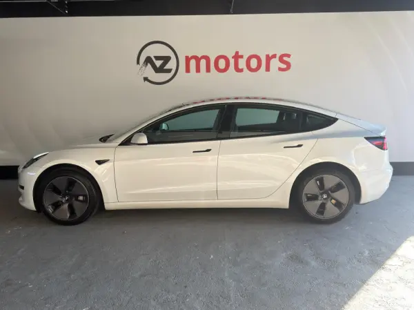 Tesla Model 3 Standard Range Plus RWD 2