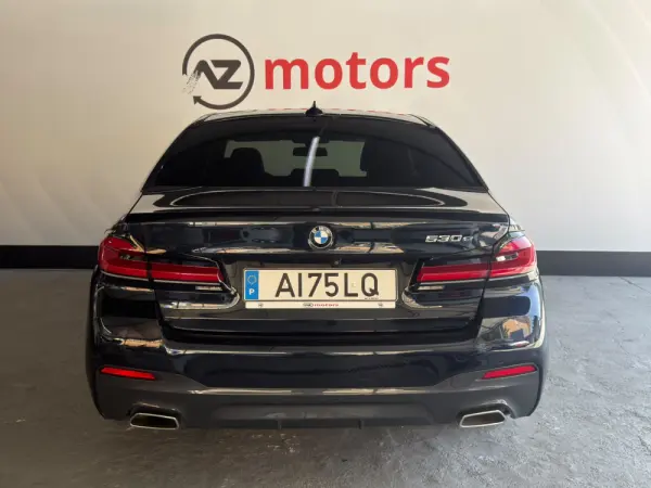 BMW 530 e Pack Desportivo M 7