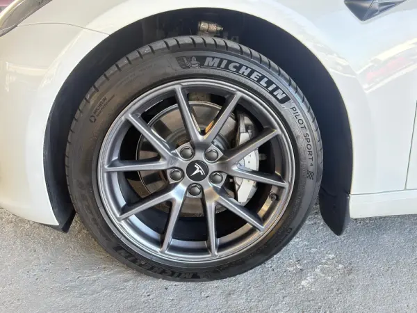 Tesla Model 3 Standard Range Plus RWD 16