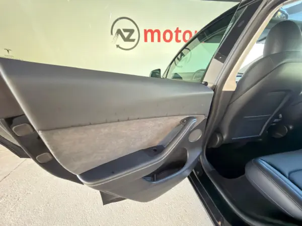 Tesla Model Y RWD 31