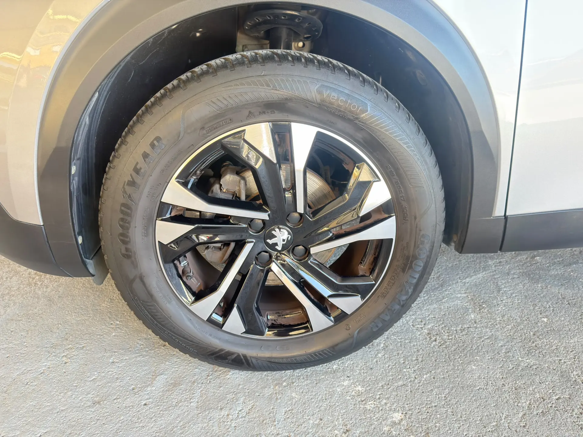 Peugeot 2008 PureTech 130 EAT8 Allure Pack 7
