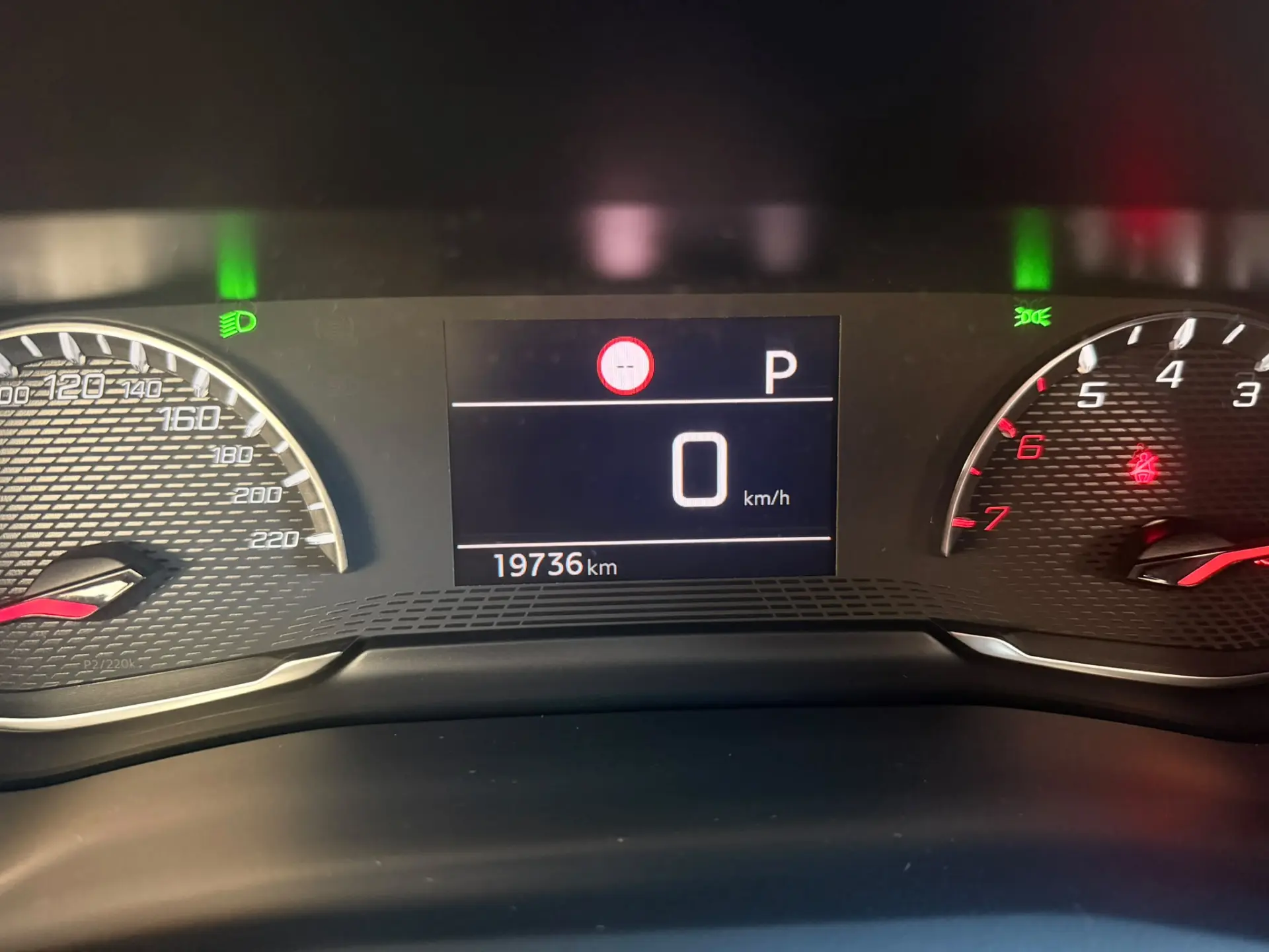 Peugeot 2008 PureTech 130 EAT8 Allure Pack 10
