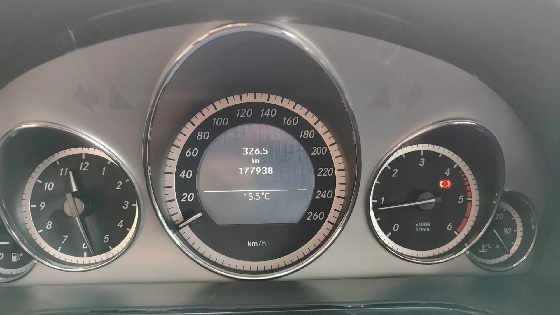 Mercedes-Benz E 220 CDi Avantgarde 12