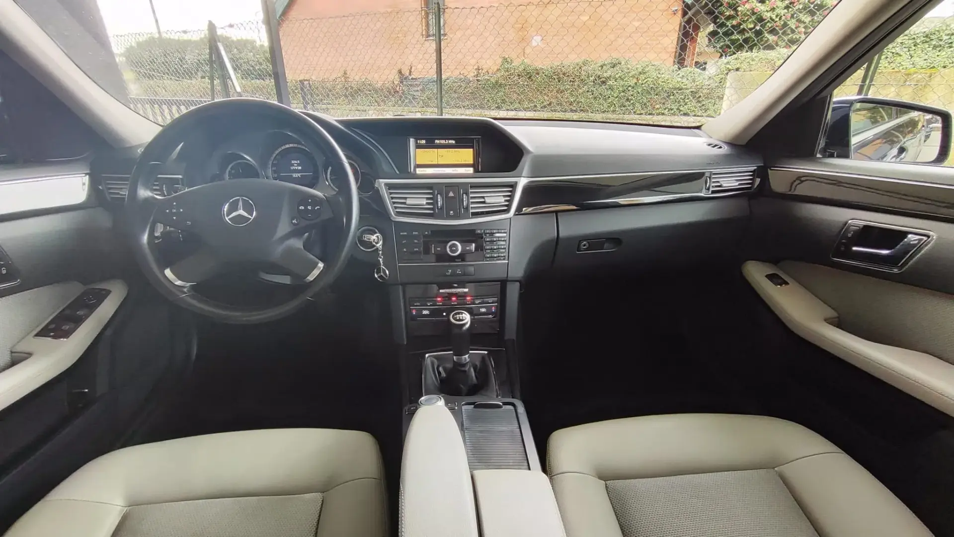 Mercedes-Benz E 220 CDi Avantgarde 28