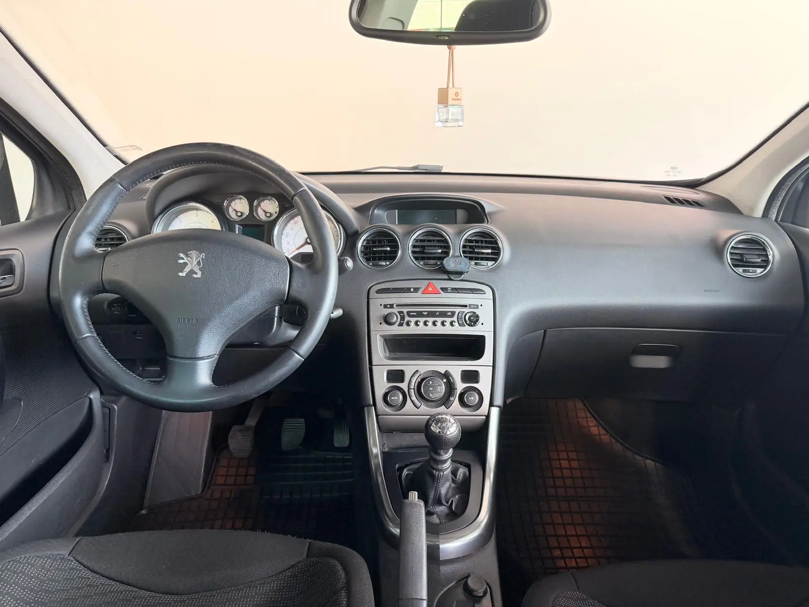 Peugeot 308 SW 1.6 BlueHDi Allure J17 14