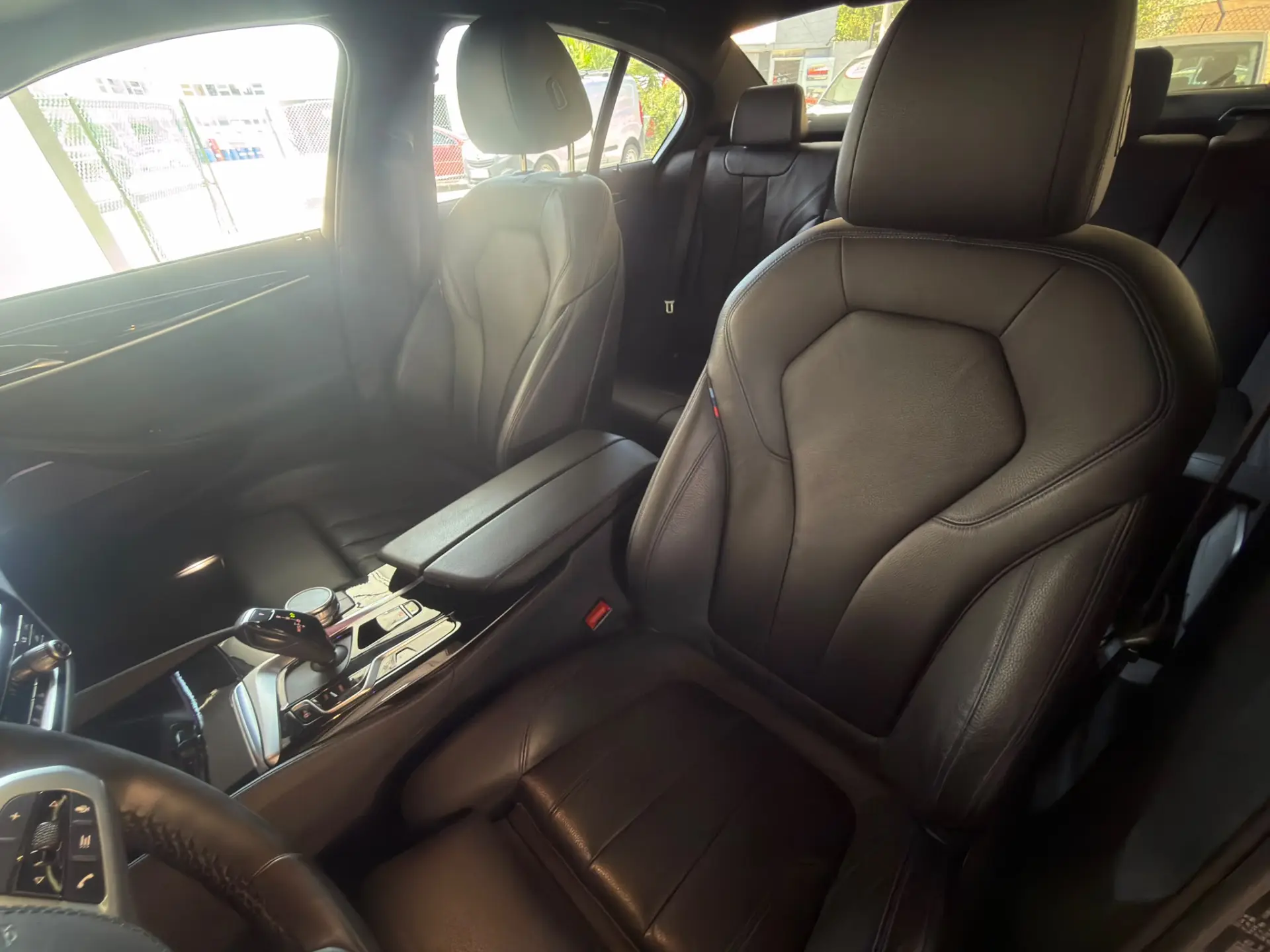 BMW 530 e Pack Desportivo M 33