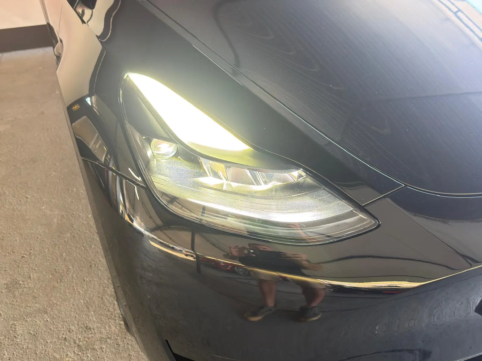 Tesla Model Y RWD 8