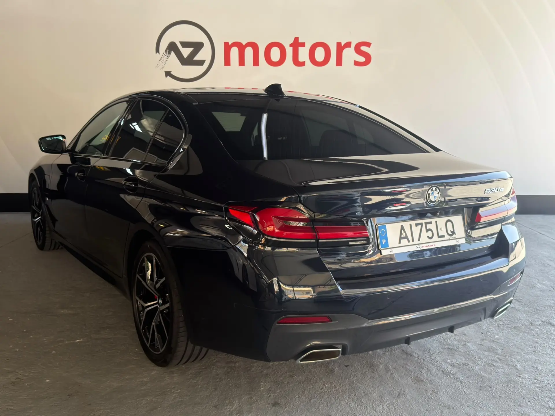 BMW 530 e Pack Desportivo M 9