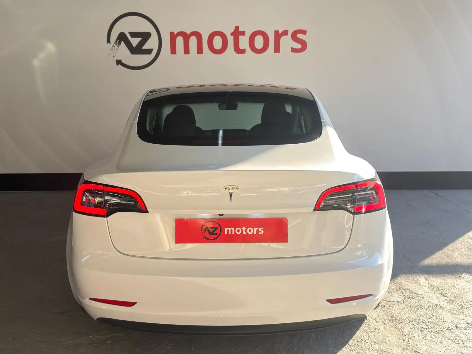 Tesla Model 3 Standard Range Plus RWD 3