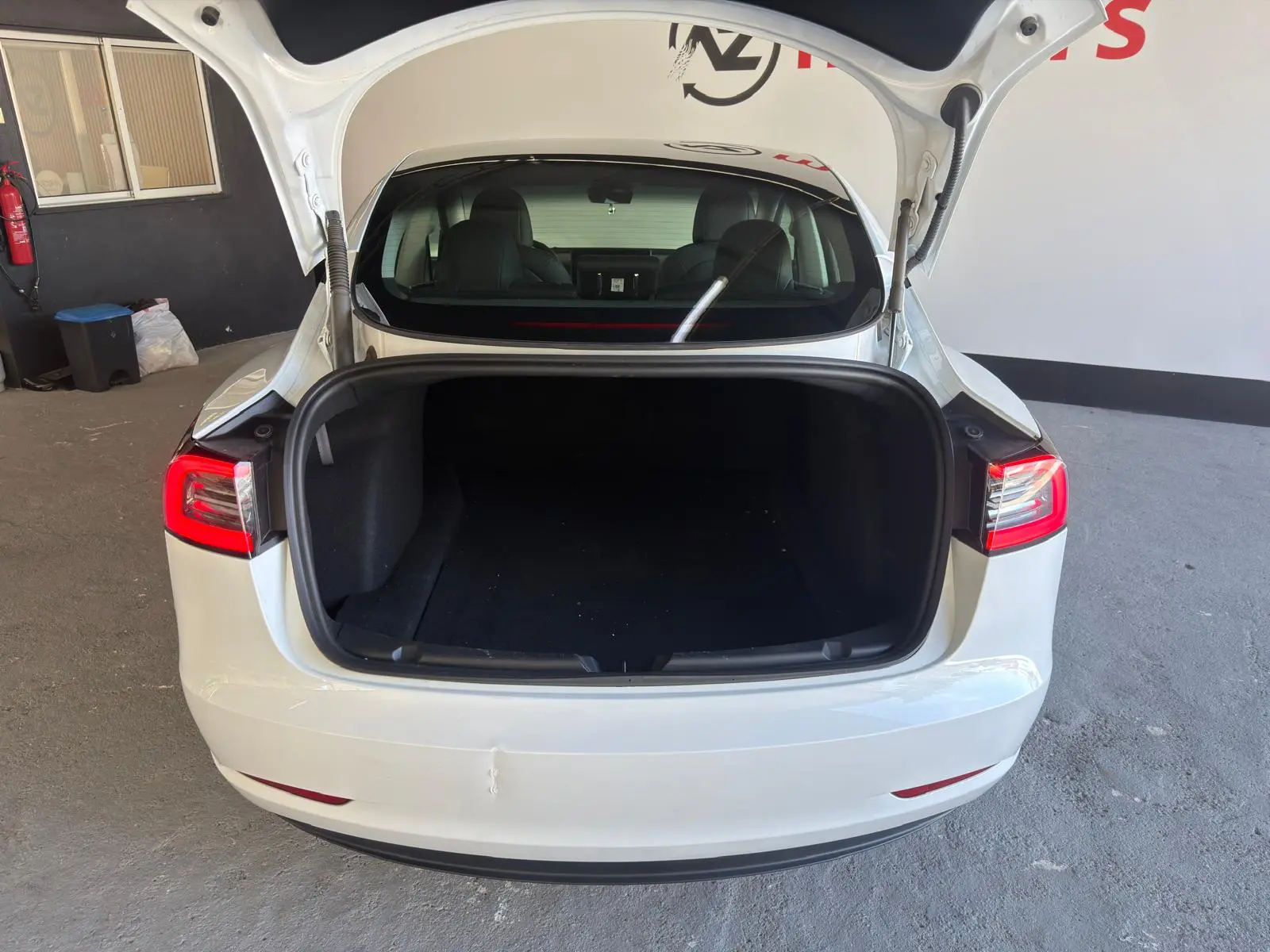 Tesla Model 3 Standard Range Plus RWD 21