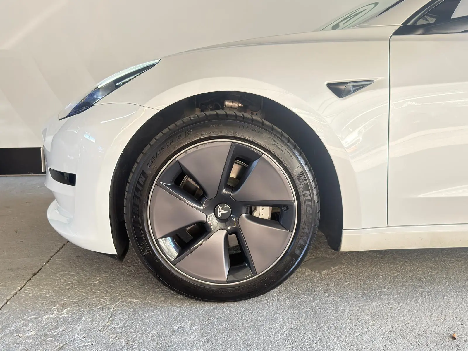 Tesla Model 3 Standard Range Plus RWD 5