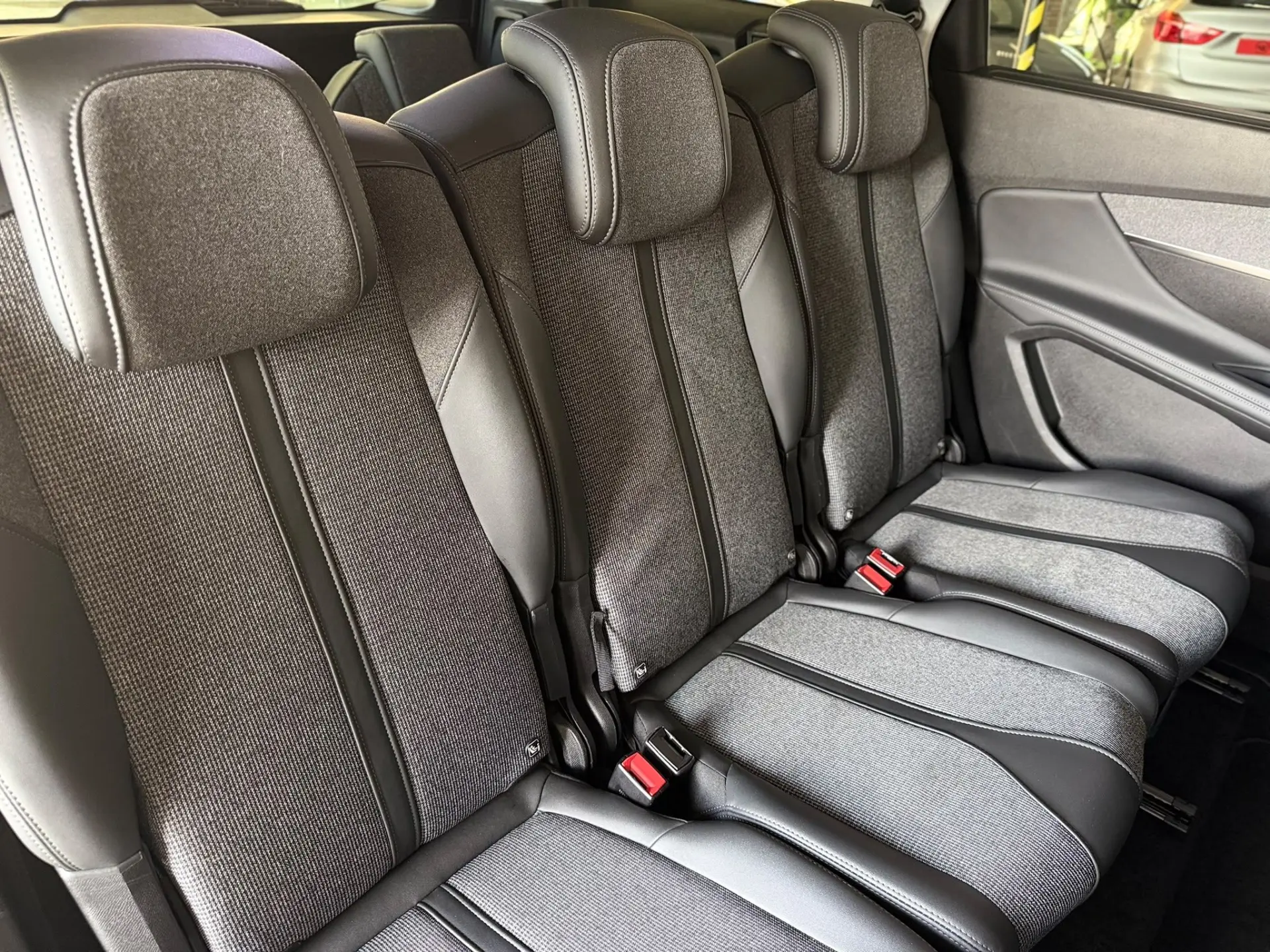 Peugeot 5008 1.5 BlueHDi Allure EAT8 24