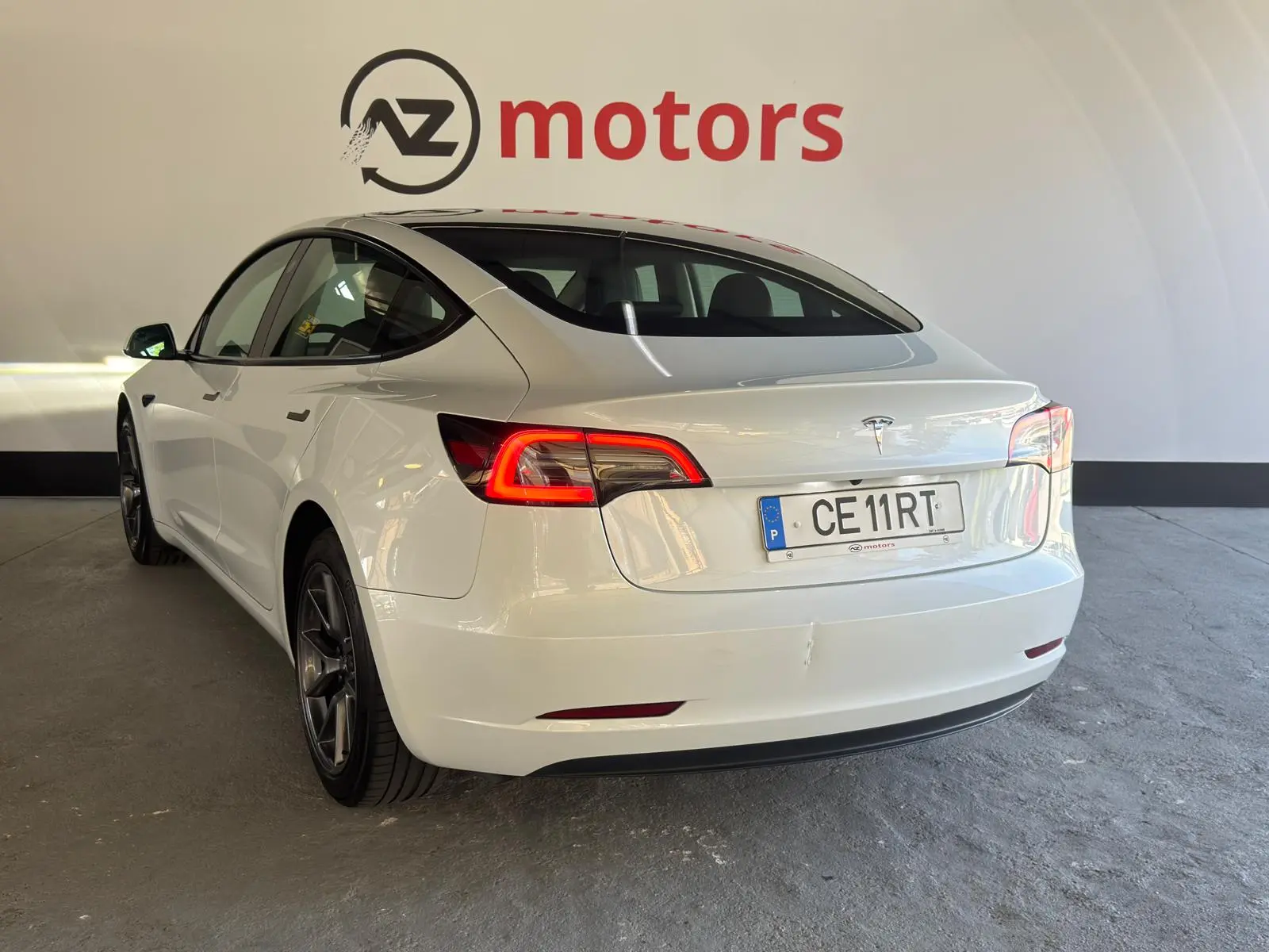 Tesla Model 3 Standard Range Plus RWD 3